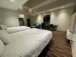 HomeTown Inn & Suites