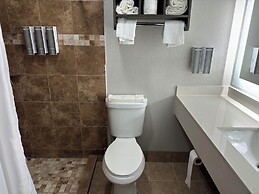 HomeTown Inn & Suites