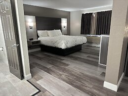 HomeTown Inn & Suites