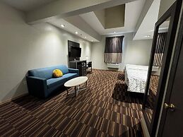 HomeTown Inn & Suites