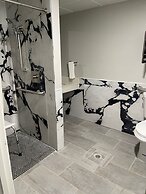 HomeTown Inn & Suites