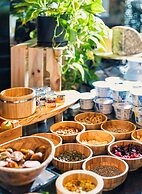 Sea Side by Zvieli Hotels