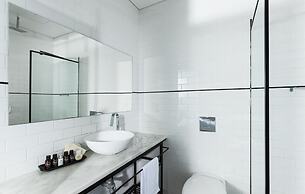 Sea Side by Zvieli Hotels