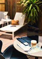 Sea Side by Zvieli Hotels