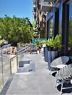 Sea Side by Zvieli Hotels