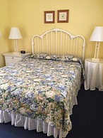 Colonial Acres Resort