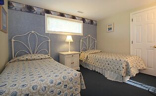 Colonial Acres Resort