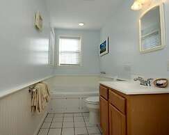 Colonial Acres Resort