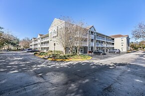 HomeTowne Studios by Red Roof Orlando - Casselberry