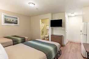 HomeTowne Studios by Red Roof Orlando - Casselberry