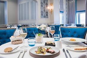 Alexander House And Utopia Spa