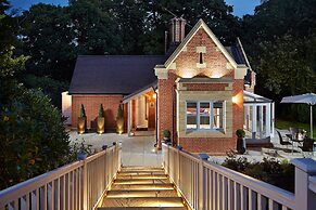 Alexander House And Utopia Spa