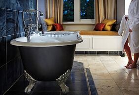 Alexander House And Utopia Spa