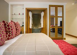 Alexander House And Utopia Spa