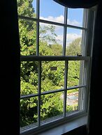 Alexander House And Utopia Spa