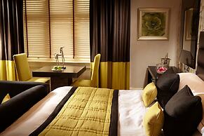 Alexander House And Utopia Spa