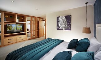 Alexander House And Utopia Spa