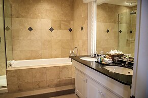 Alexander House And Utopia Spa
