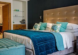 Alexander House And Utopia Spa