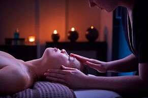 Alexander House And Utopia Spa