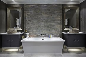 Alexander House And Utopia Spa