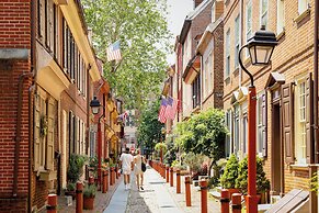 Loews Philadelphia Hotel