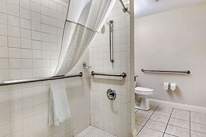 Quality Inn & Suites Longview I-20