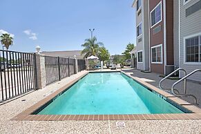 Microtel Inn & Suites by Wyndham Houston