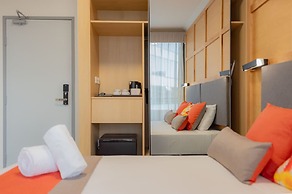 YEHS Hotel Sydney Harbour Suites