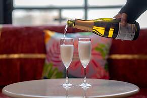 YEHS Hotel Sydney Harbour Suites