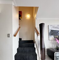 YEHS Hotel Sydney Harbour Suites