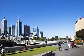 Quay West Suites Melbourne