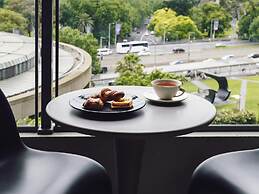 Quay West Suites Melbourne