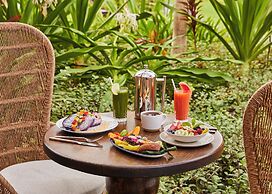 Mauna Lani, Auberge Resorts Collection