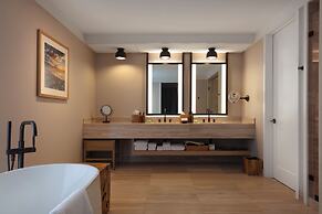 Mauna Lani, Auberge Resorts Collection