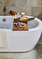 Mauna Lani, Auberge Resorts Collection