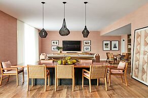 Mauna Lani, Auberge Resorts Collection