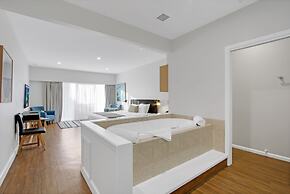 Bellevue on the Lakes