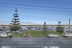 Bellevue on the Lakes