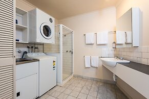 Bellevue on the Lakes