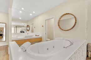 Bellevue on the Lakes