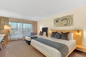 Bellevue on the Lakes