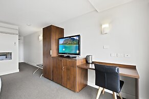 Bellevue on the Lakes