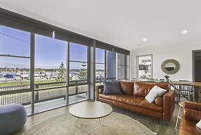 Bellevue on the Lakes