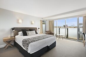 Bellevue on the Lakes