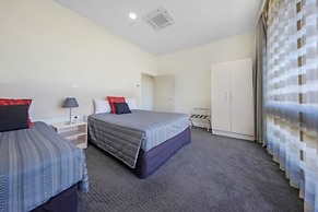 Belconnen Way Hotel Motel and Serviced Apartments