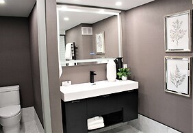 Ramada Plaza by Wyndham Regina Downtown