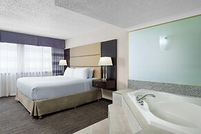 Ramada Plaza by Wyndham Regina Downtown