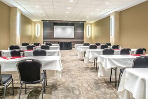 Ramada by Wyndham Saskatoon