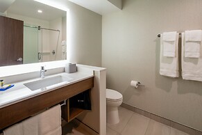 Holiday Inn Express & Suites Chatsworth by IHG